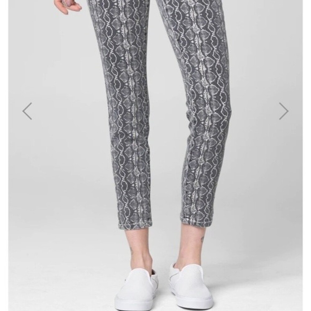 Blank NYC Gray & Tan Snake Python Print Reeade Cr… - image 5